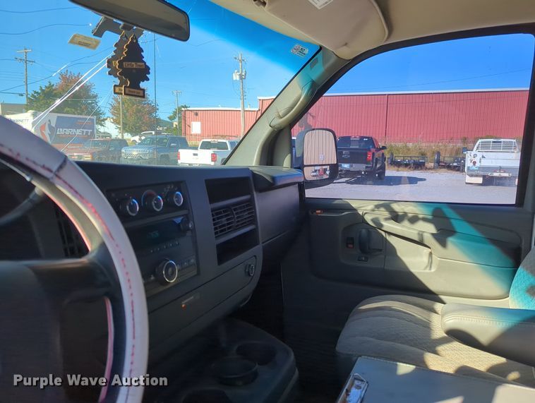 image for item OL9037 2009 Chevrolet Express 1500  van