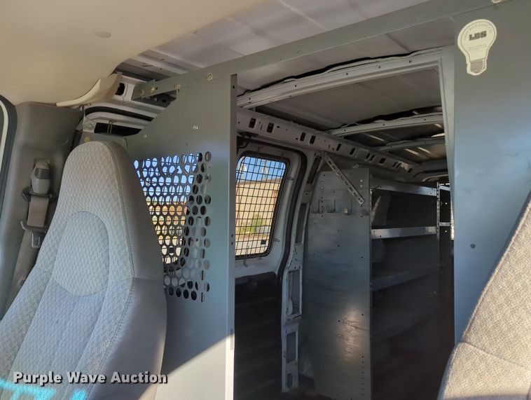 image for item OL9037 2009 Chevrolet Express 1500  van