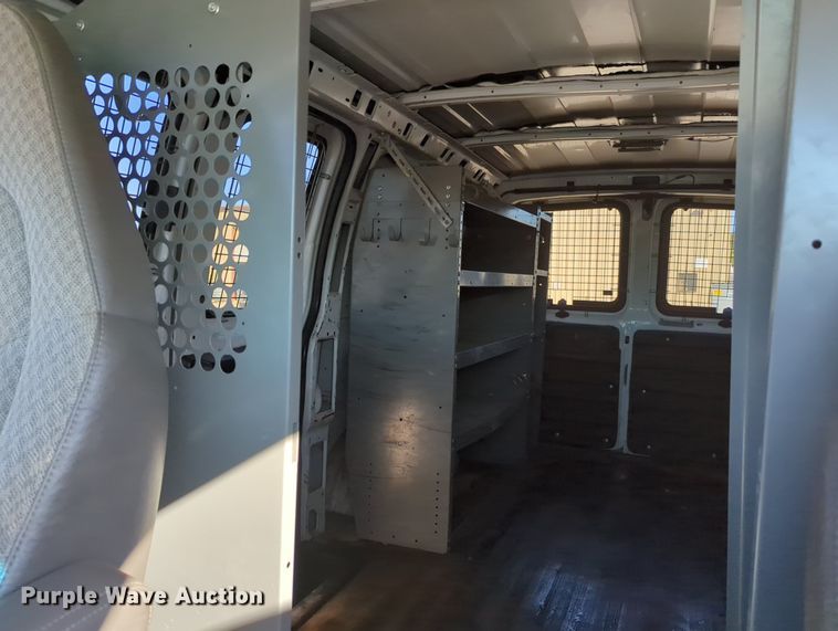 image for item OL9037 2009 Chevrolet Express 1500  van