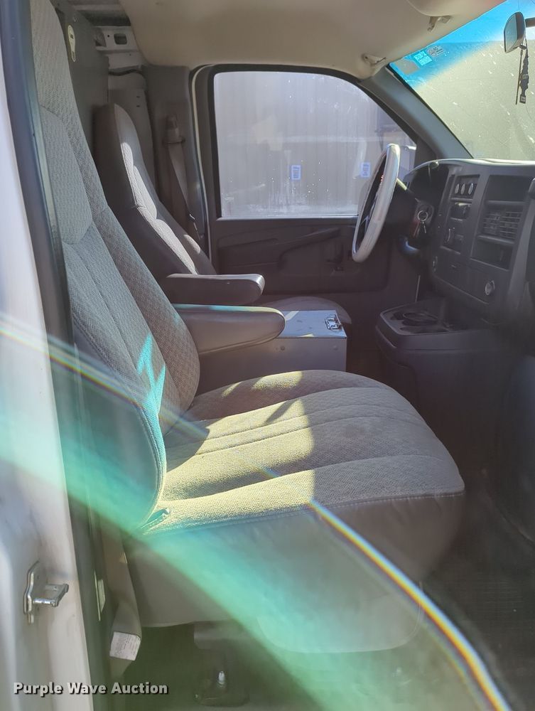 image for item OL9037 2009 Chevrolet Express 1500  van
