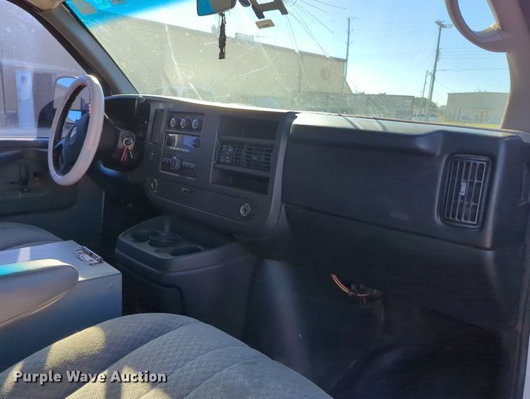 image for item OL9037 2009 Chevrolet Express 1500  van
