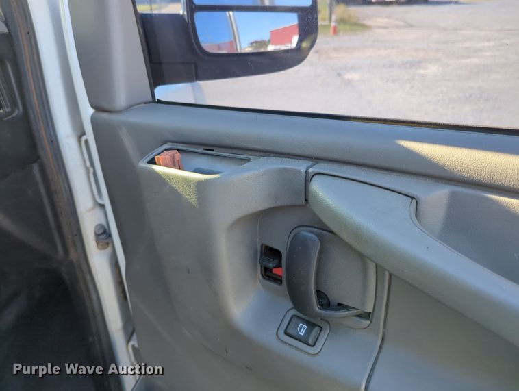image for item OL9037 2009 Chevrolet Express 1500  van