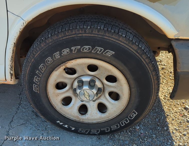 image for item OL9037 2009 Chevrolet Express 1500  van