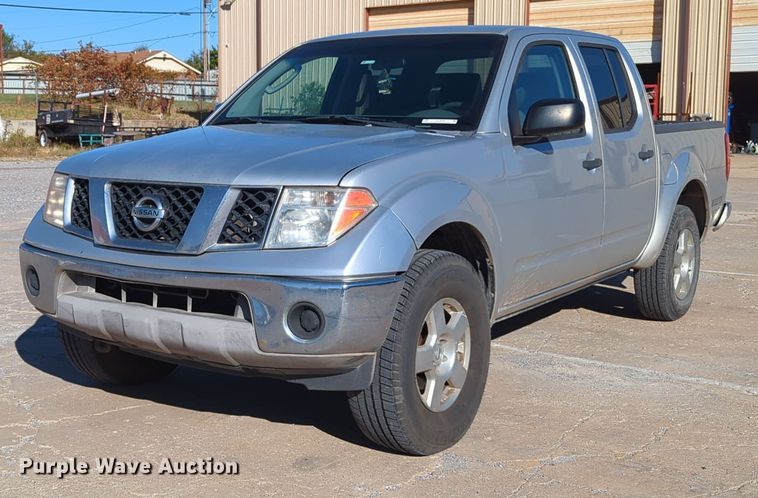 image for item OL9038 2008 Nissan Frontier  Crew Cab pickup truck