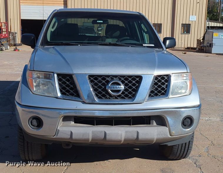 image for item OL9038 2008 Nissan Frontier  Crew Cab pickup truck