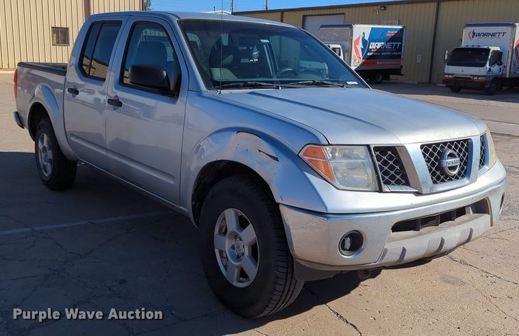 image for item OL9038 2008 Nissan Frontier  Crew Cab pickup truck