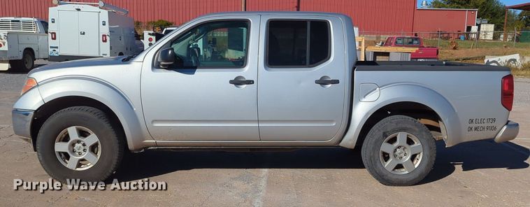 image for item OL9038 2008 Nissan Frontier  Crew Cab pickup truck