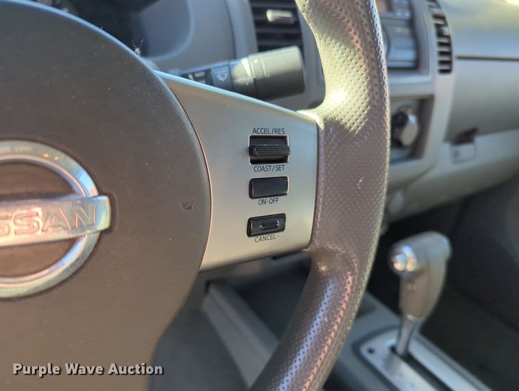 image for item OL9038 2008 Nissan Frontier  Crew Cab pickup truck