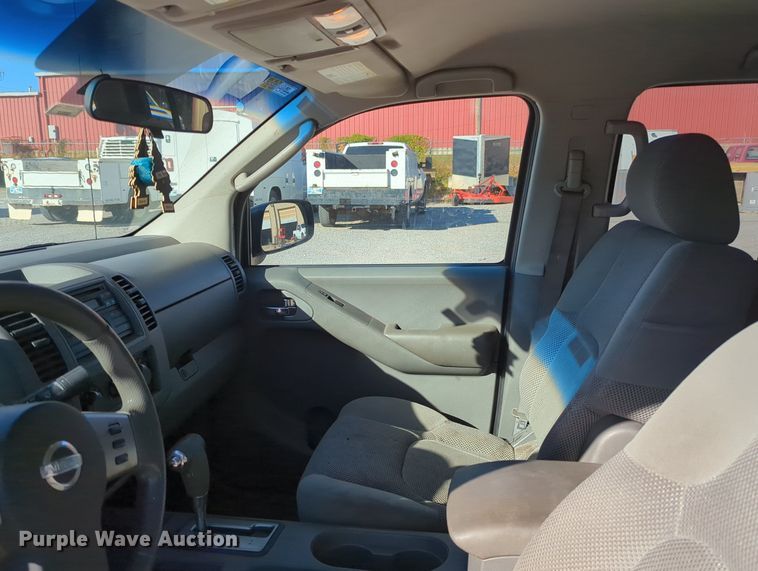 image for item OL9038 2008 Nissan Frontier  Crew Cab pickup truck