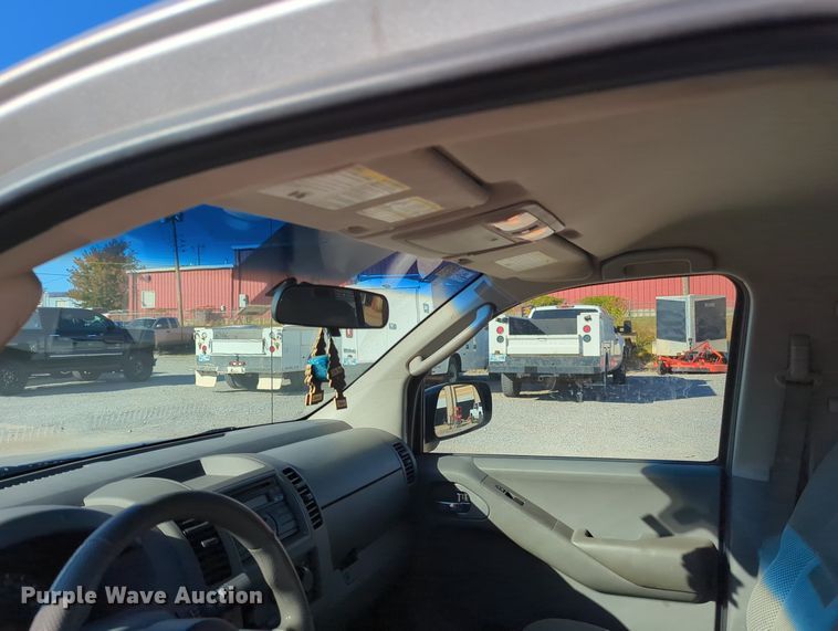 image for item OL9038 2008 Nissan Frontier  Crew Cab pickup truck