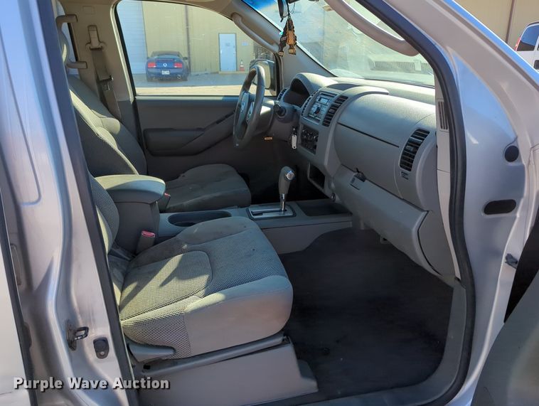 image for item OL9038 2008 Nissan Frontier  Crew Cab pickup truck