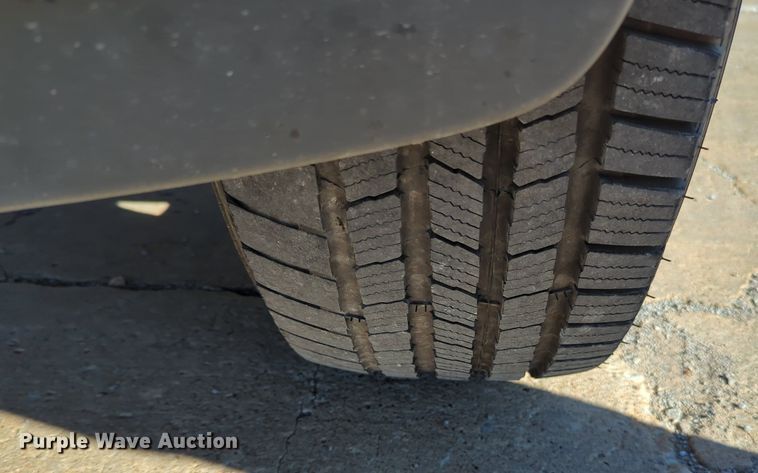 image for item OL9038 2008 Nissan Frontier  Crew Cab pickup truck