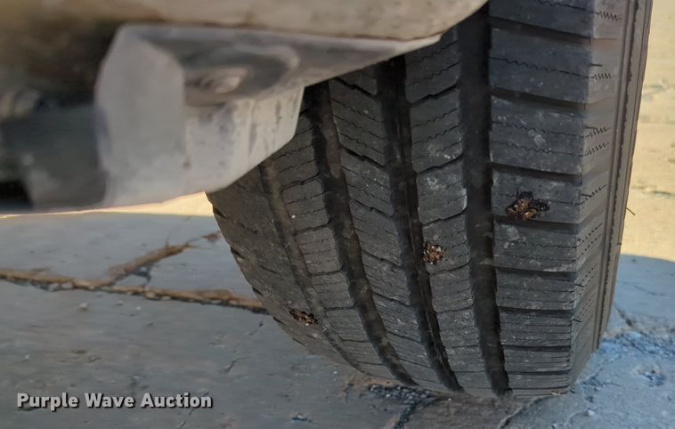 image for item OL9038 2008 Nissan Frontier  Crew Cab pickup truck