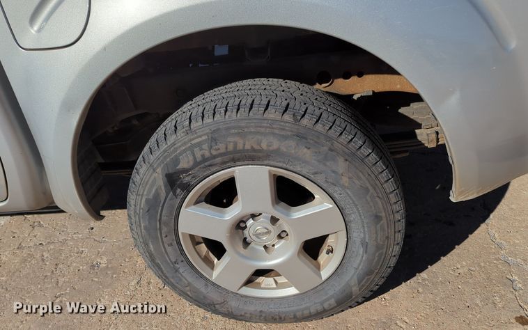 image for item OL9038 2008 Nissan Frontier  Crew Cab pickup truck