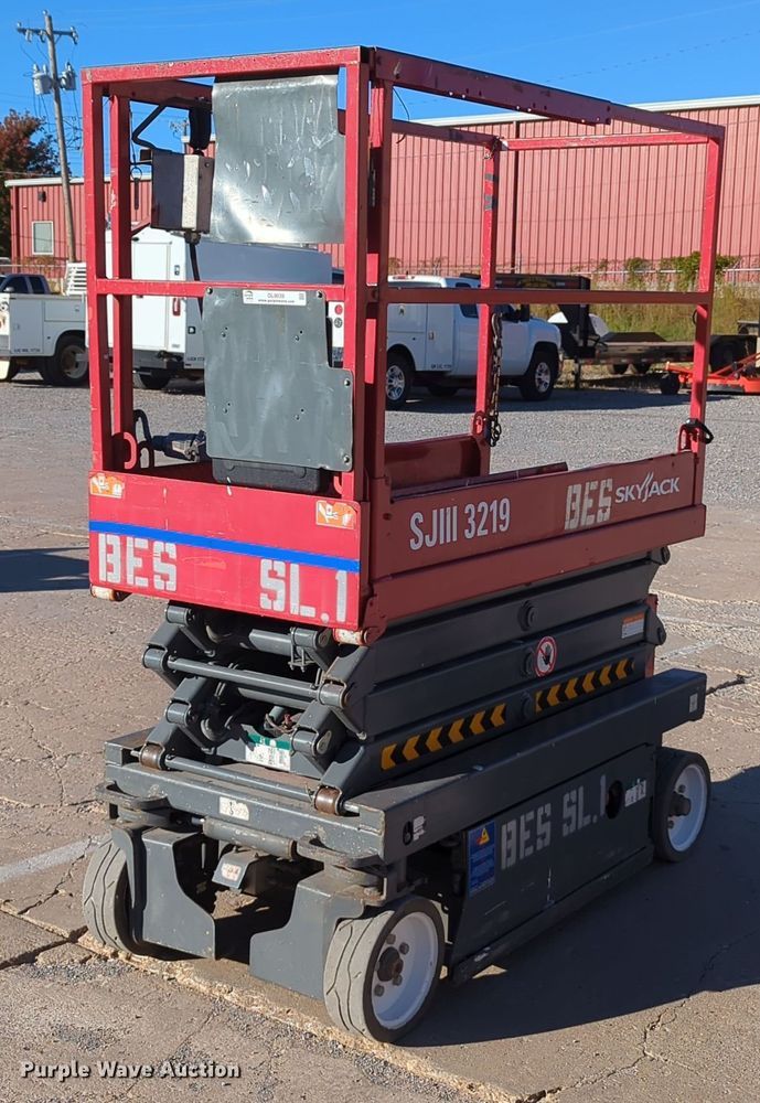 image for item OL9039 Sky Jack SJIII-3219  scissor lift