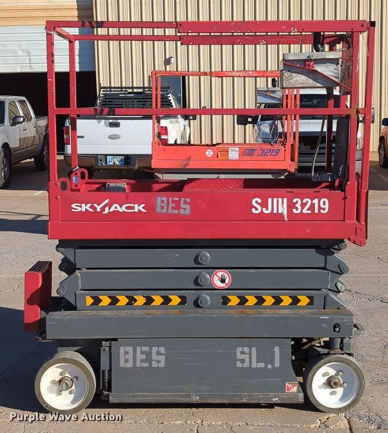 image for item OL9039 Sky Jack SJIII-3219  scissor lift