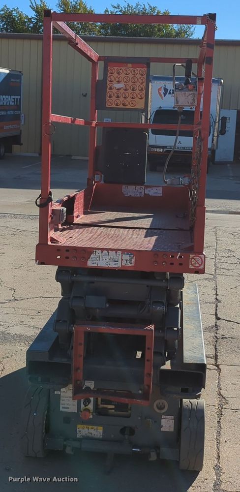 image for item OL9039 Sky Jack SJIII-3219  scissor lift