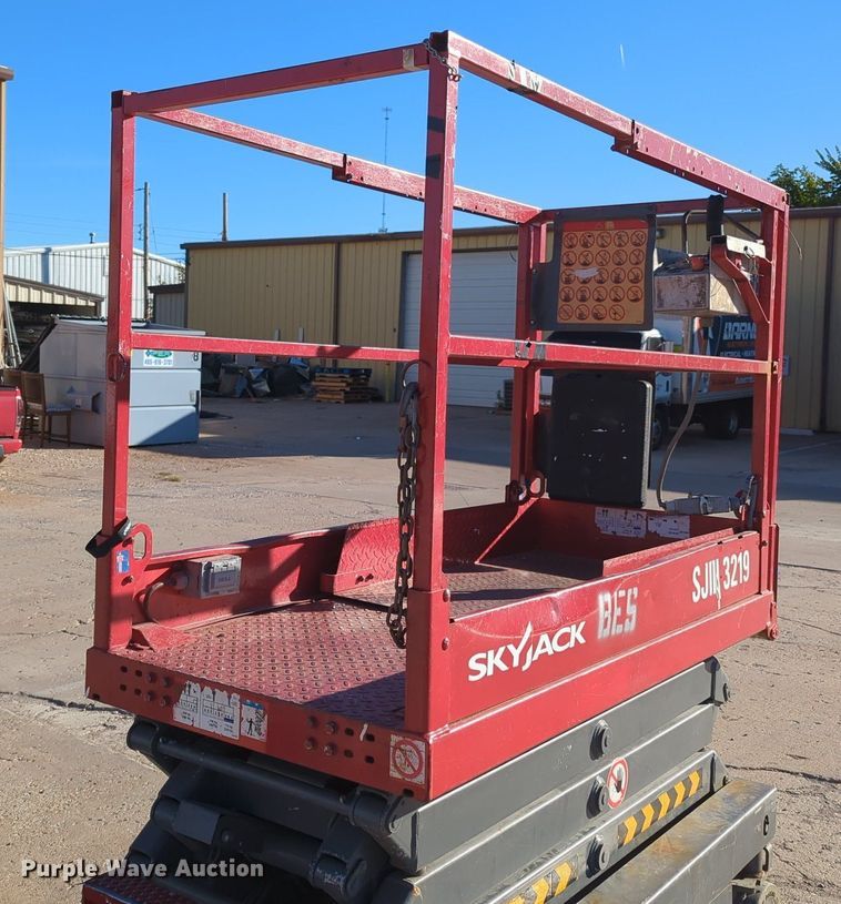 image for item OL9039 Sky Jack SJIII-3219  scissor lift