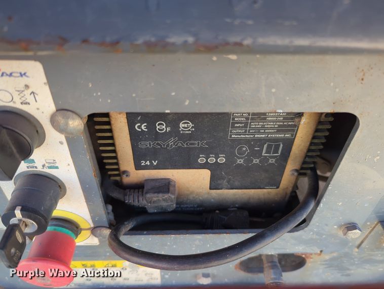 image for item OL9039 Sky Jack SJIII-3219  scissor lift