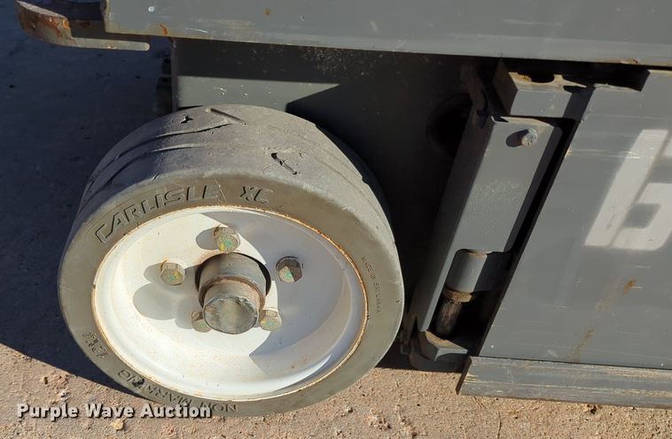 image for item OL9039 Sky Jack SJIII-3219  scissor lift