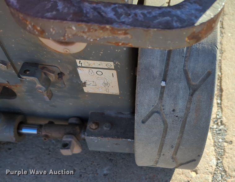 image for item OL9039 Sky Jack SJIII-3219  scissor lift