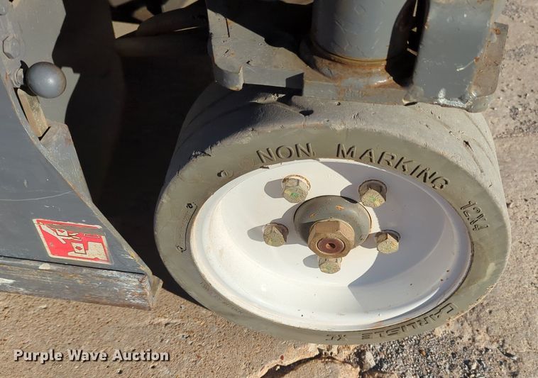 image for item OL9039 Sky Jack SJIII-3219  scissor lift