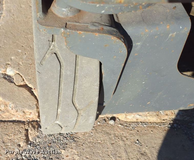 image for item OL9039 Sky Jack SJIII-3219  scissor lift