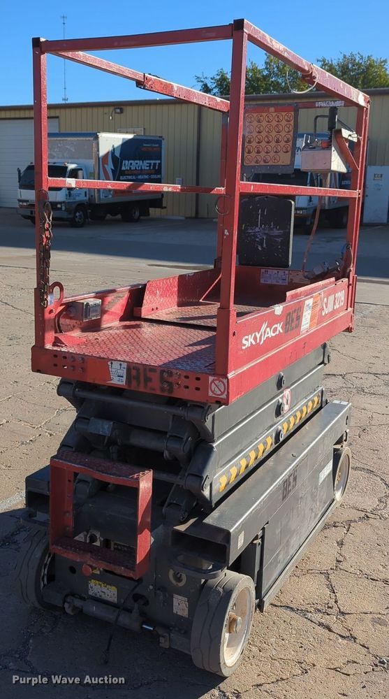 image for item OL9040 Sky Jack SJ III -3219  scissor lift