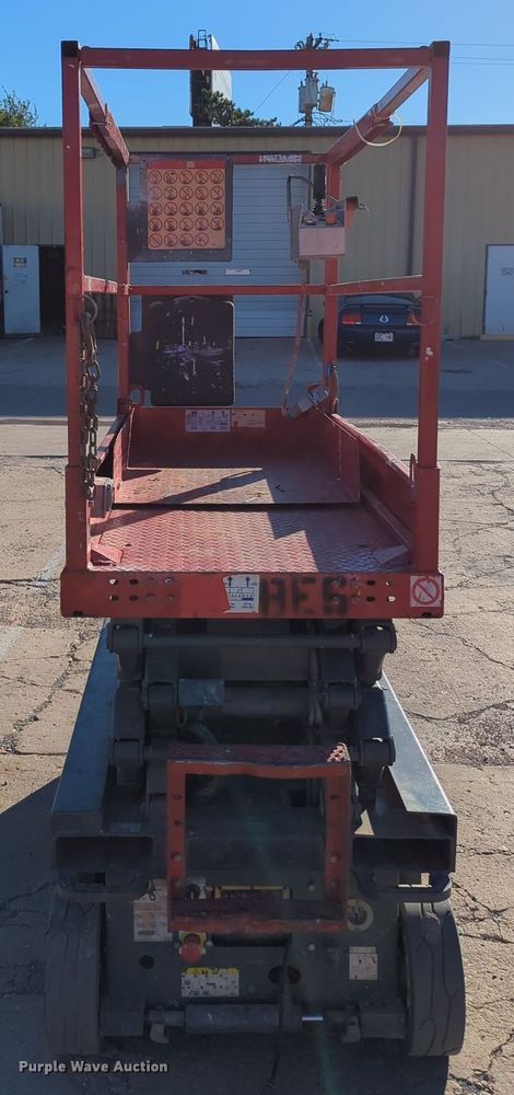 image for item OL9040 Sky Jack SJ III -3219  scissor lift