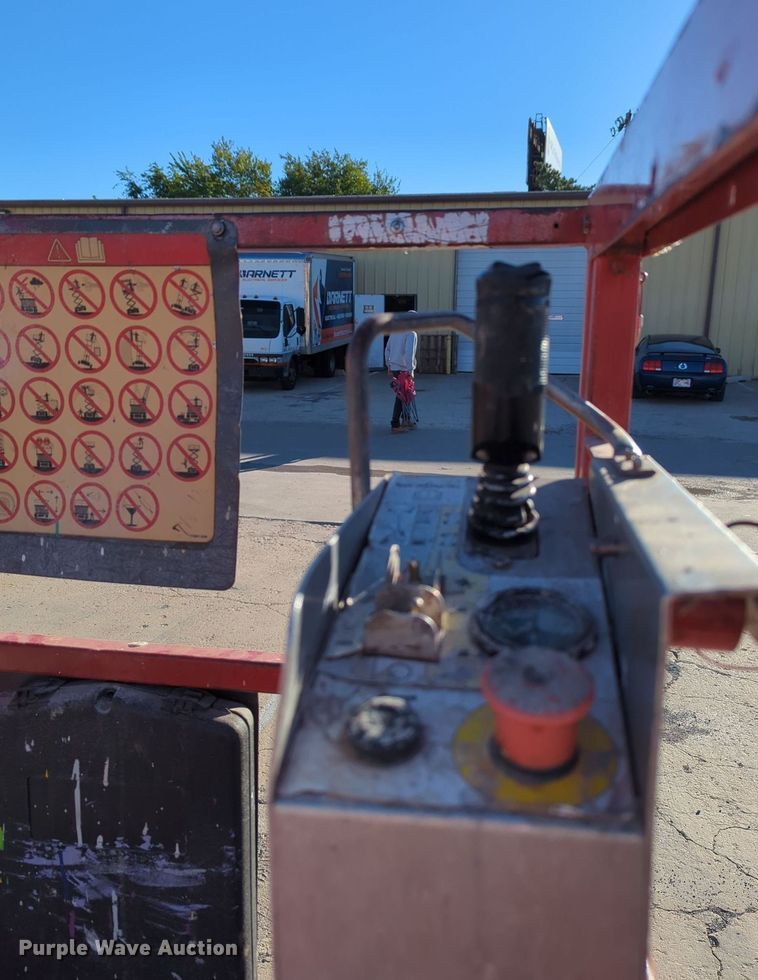 image for item OL9040 Sky Jack SJ III -3219  scissor lift