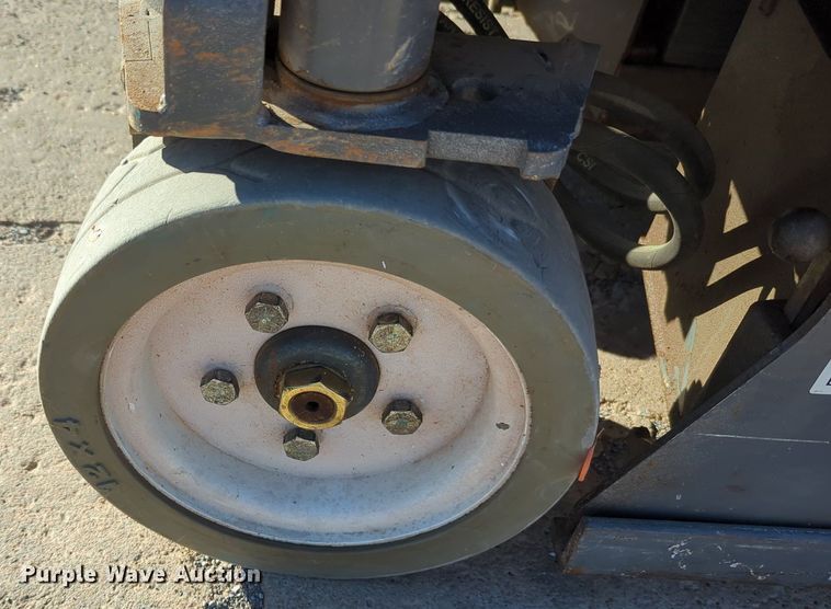 image for item OL9040 Sky Jack SJ III -3219  scissor lift