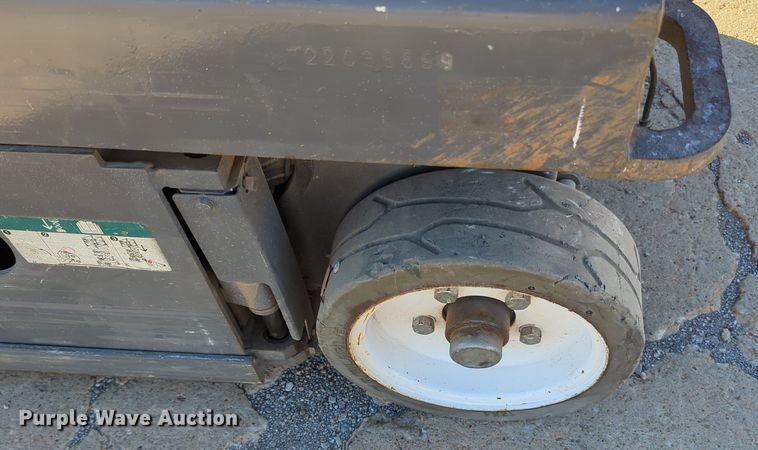 image for item OL9040 Sky Jack SJ III -3219  scissor lift