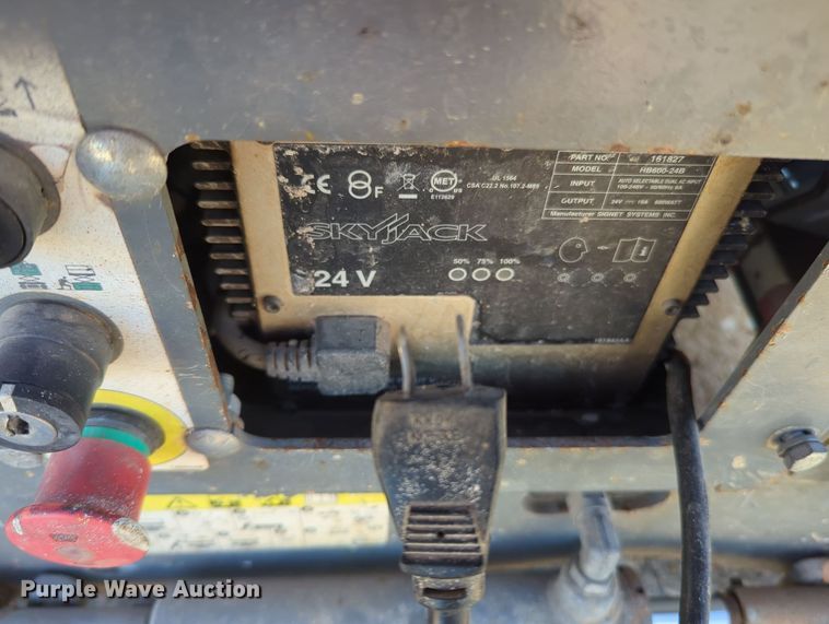 image for item OL9040 Sky Jack SJ III -3219  scissor lift