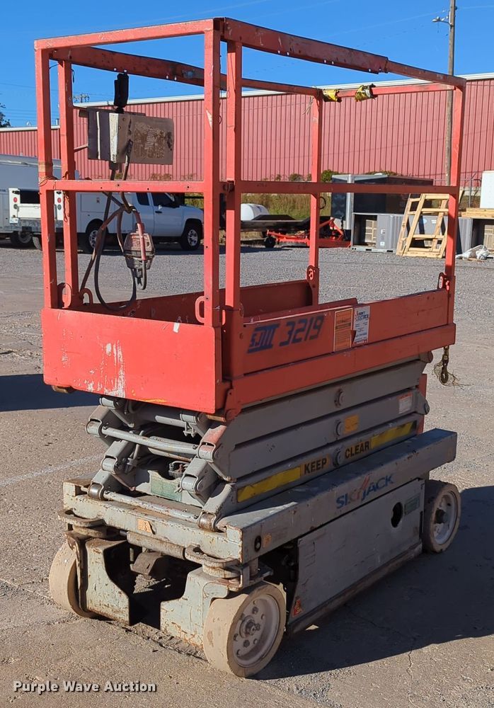 image for item OL9042 2008 Sky Jack SJIII-3219  scissor lift