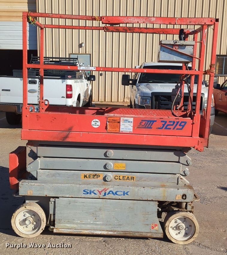 image for item OL9042 2008 Sky Jack SJIII-3219  scissor lift