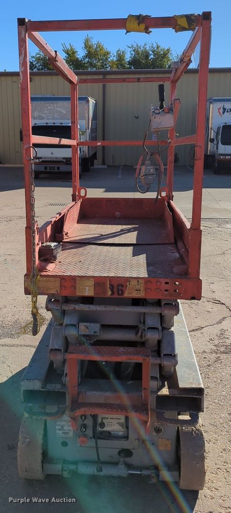 image for item OL9042 2008 Sky Jack SJIII-3219  scissor lift