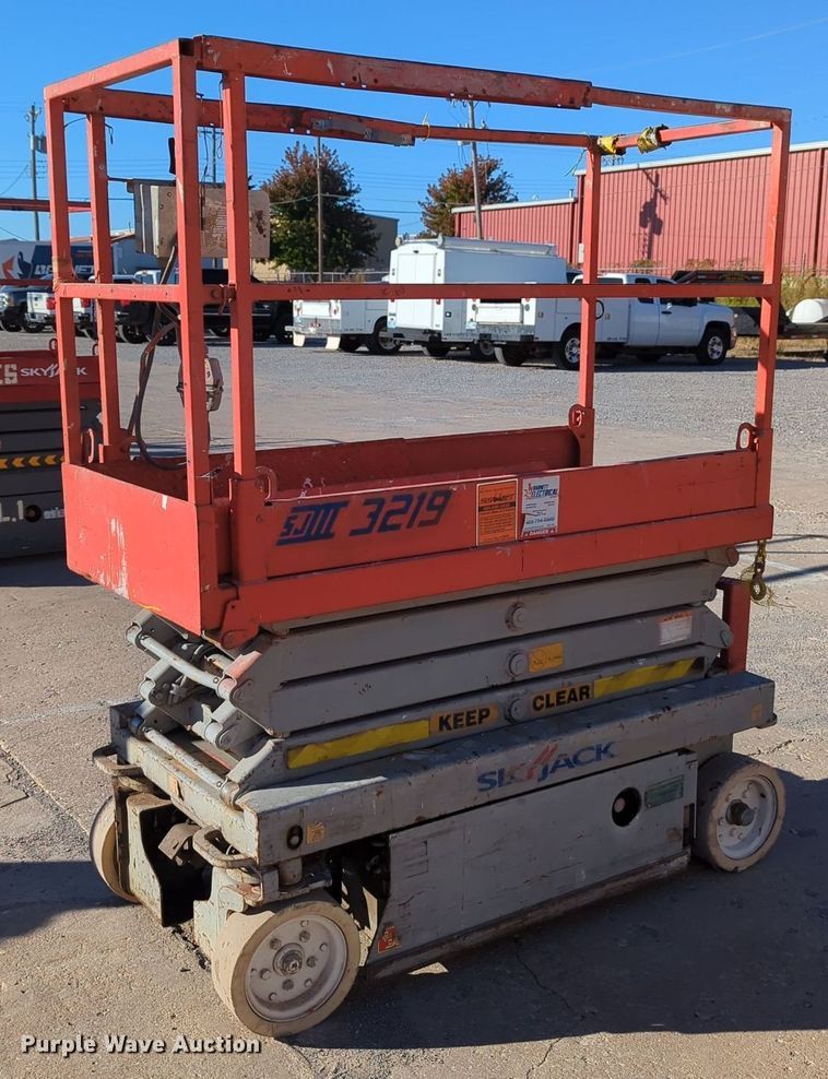 image for item OL9042 2008 Sky Jack SJIII-3219  scissor lift