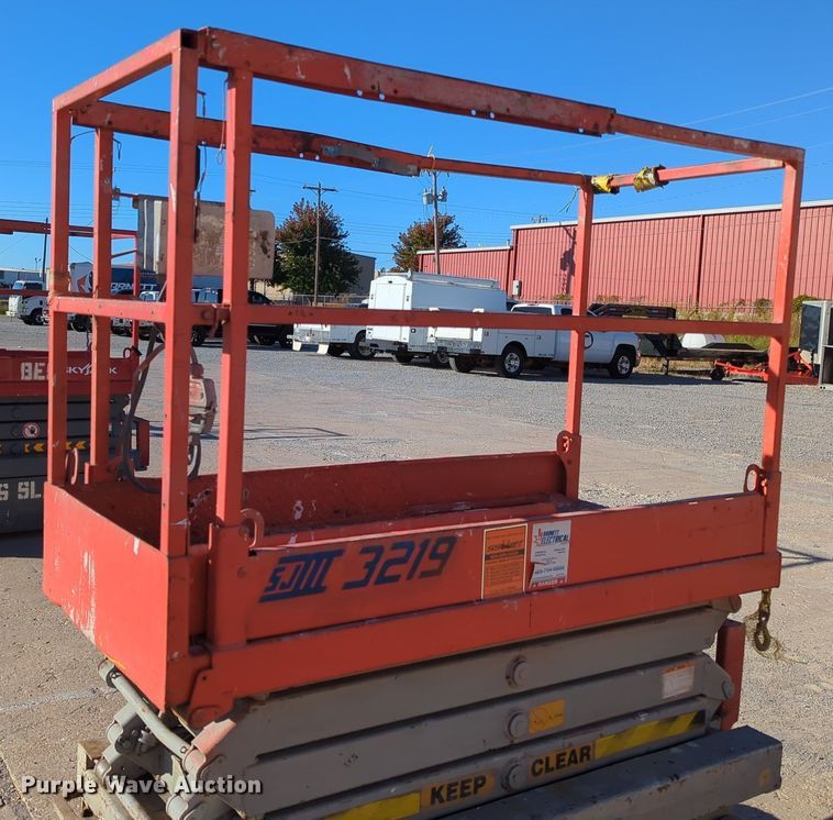 image for item OL9042 2008 Sky Jack SJIII-3219  scissor lift