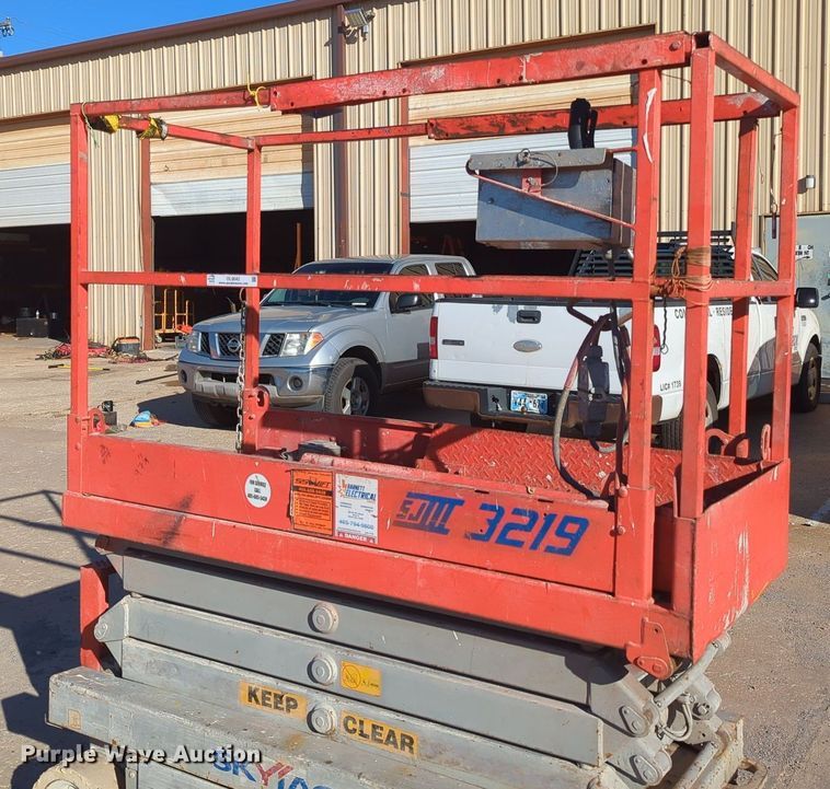 image for item OL9042 2008 Sky Jack SJIII-3219  scissor lift