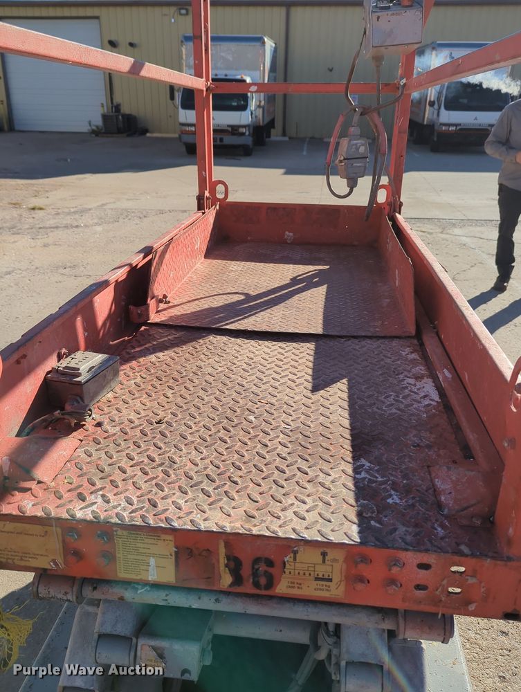 image for item OL9042 2008 Sky Jack SJIII-3219  scissor lift