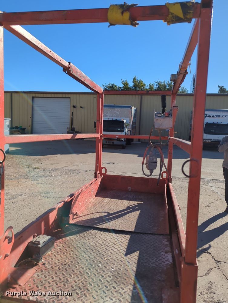 image for item OL9042 2008 Sky Jack SJIII-3219  scissor lift