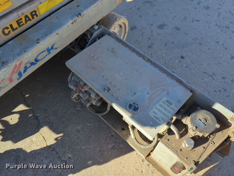 image for item OL9042 2008 Sky Jack SJIII-3219  scissor lift