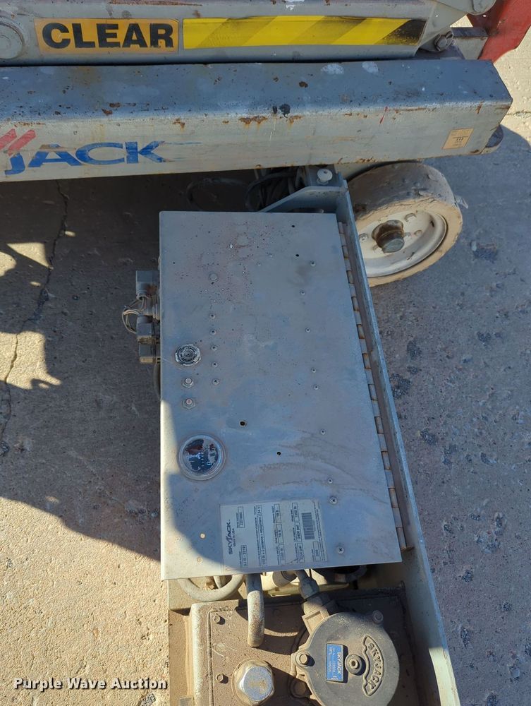image for item OL9042 2008 Sky Jack SJIII-3219  scissor lift