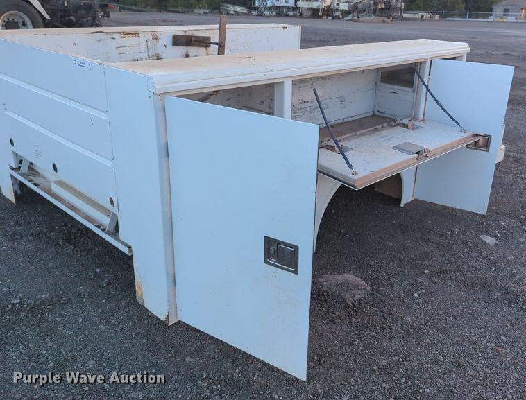 image for item OL9046 TRG  utility bed