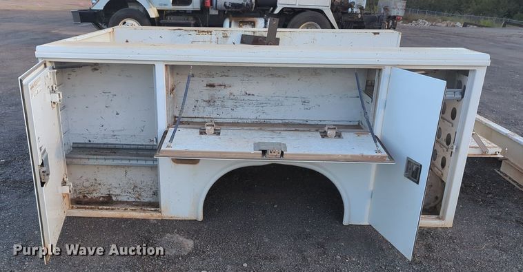 image for item OL9046 TRG  utility bed