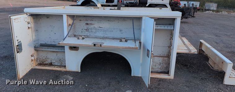 image for item OL9046 TRG  utility bed