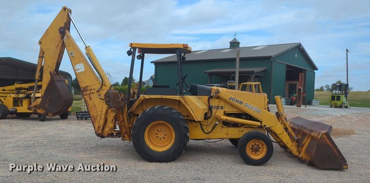 image for item OL9057 1983 John Deere 510B  backhoe