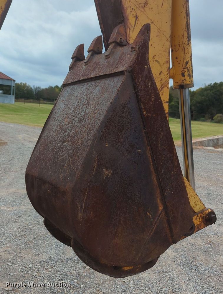 image for item OL9057 1983 John Deere 510B  backhoe