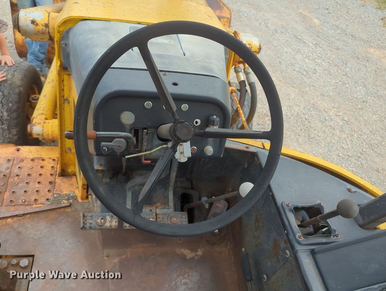 image for item OL9057 1983 John Deere 510B  backhoe