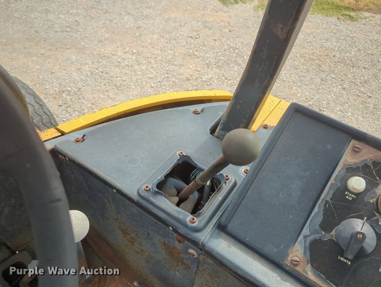 image for item OL9057 1983 John Deere 510B  backhoe